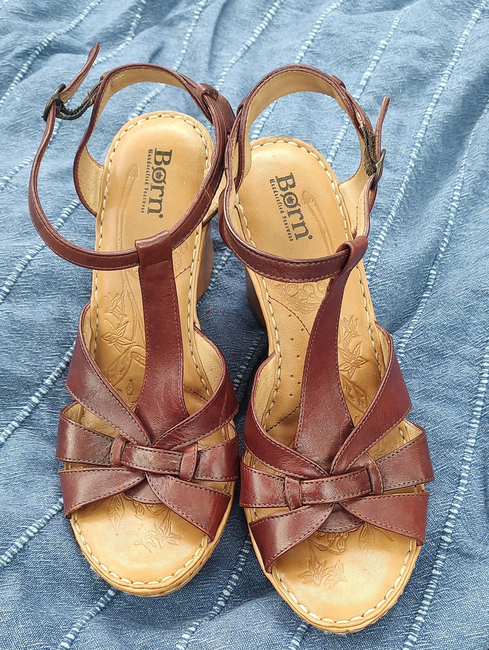 Born Brown Leather T-Strap Knot Sandals